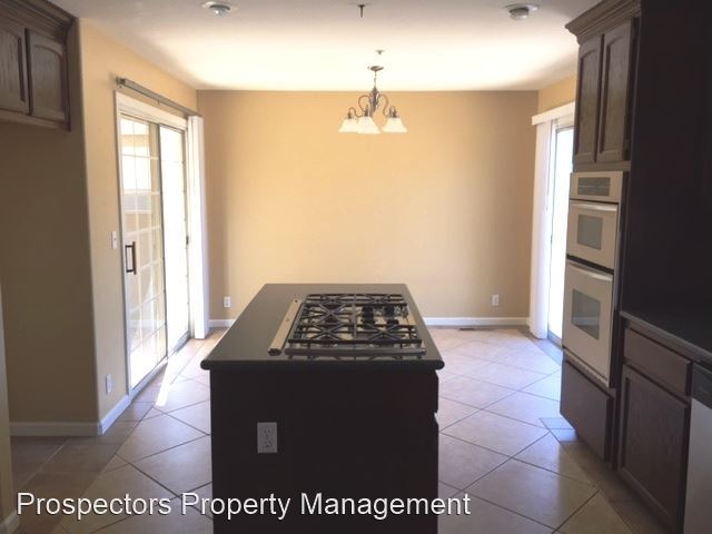Building Photo - 4 br, 2.5 bath House - 255 Berkshire Dr