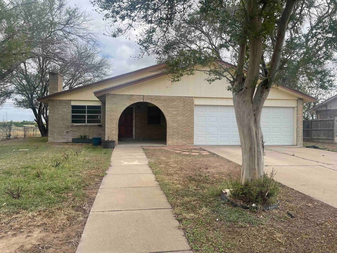 108 Edward St, Del Rio, TX 78840 House Rental in Del Rio, TX