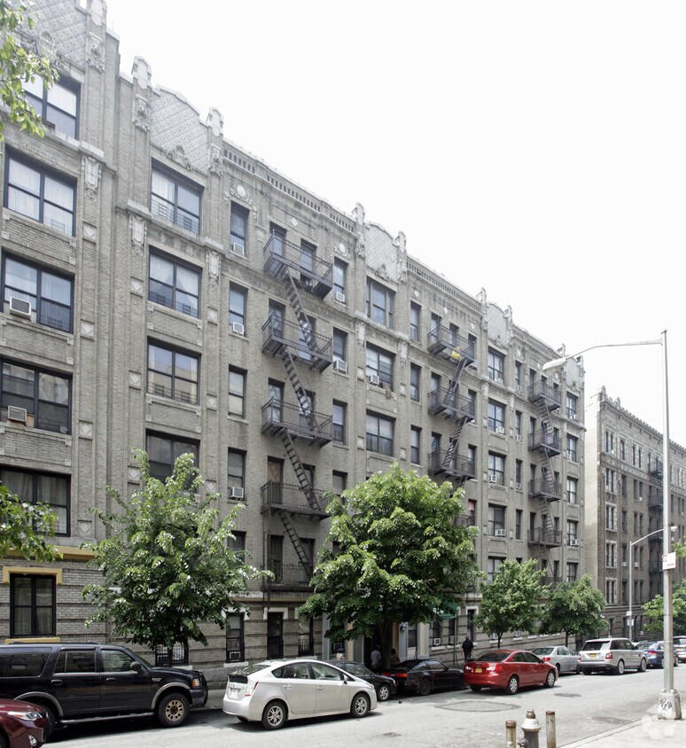 Primary Photo - 674 W 161st St