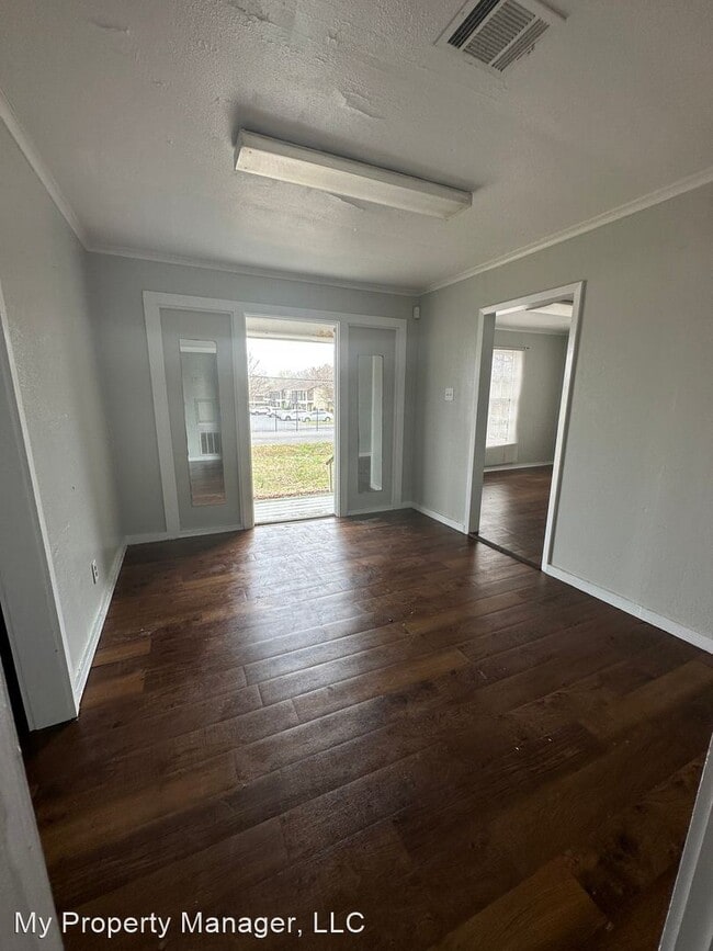Building Photo - 2 br, 1 bath House - 2820 Coronado Drive