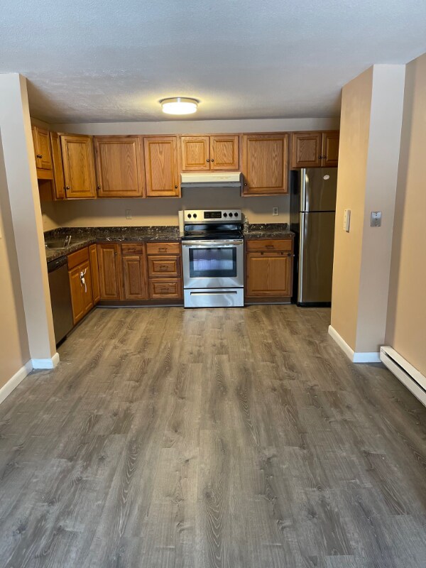 16 Mayberry Dr Unit 1, Westborough, MA 01581 Room for Rent in