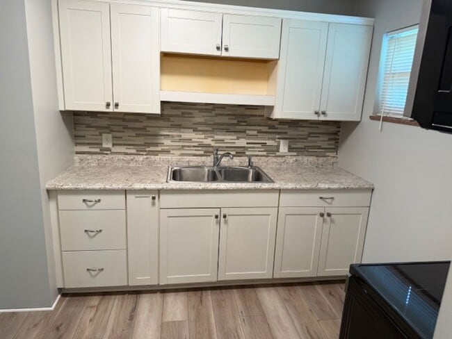 Building Photo - Rockford 37853 -  3 bedroom, 1.5 bath home...
