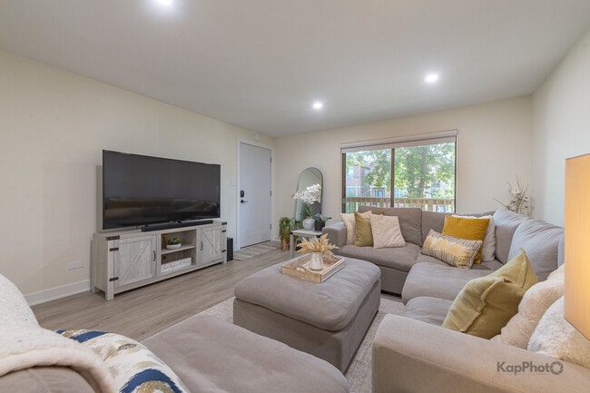 Foto del edificio - 6612 W 64th Pl