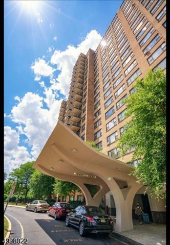 Foto del edificio - 100 Hepburn Rd