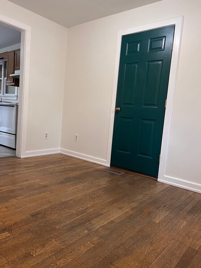 Foto del edificio - 408 E Prince St