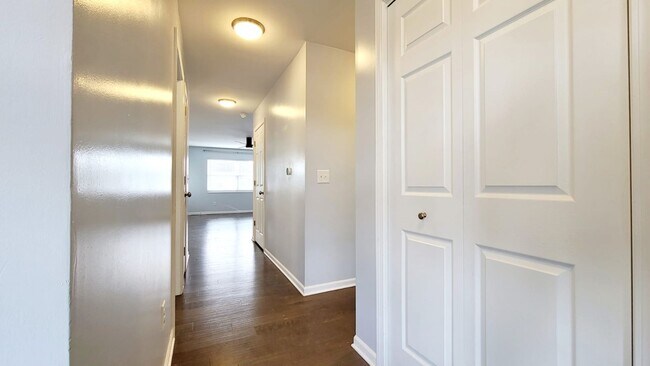 Foto del edificio - 1533 Tall Grass Prairie Dr