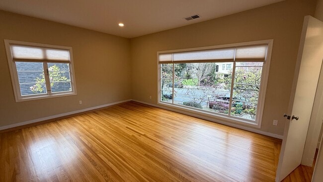 Building Photo - 4172 Howe St