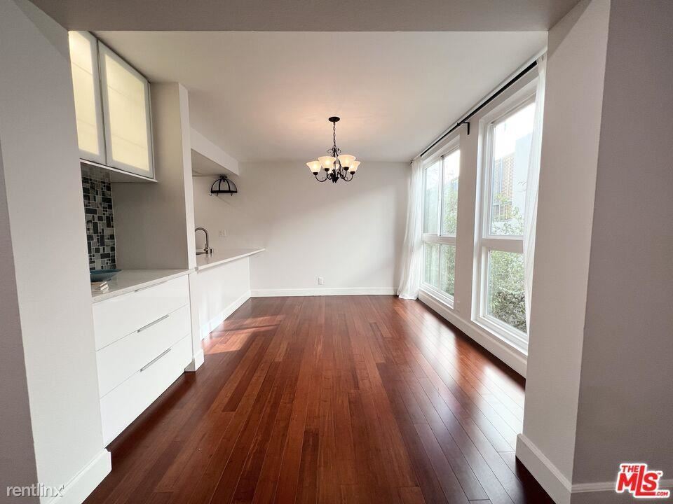Primary Photo - 2 br, 2 bath Condo - 911 N Kings Rd Apt 221
