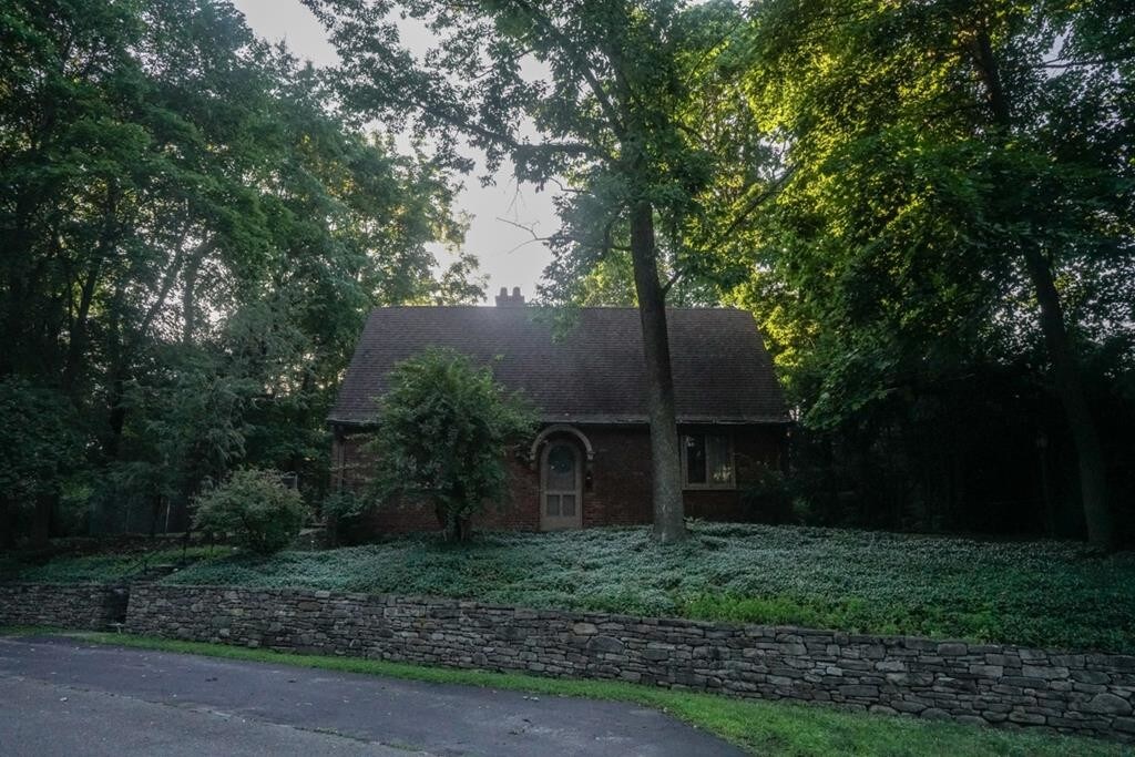 Primary Photo - 734 Garden Rd