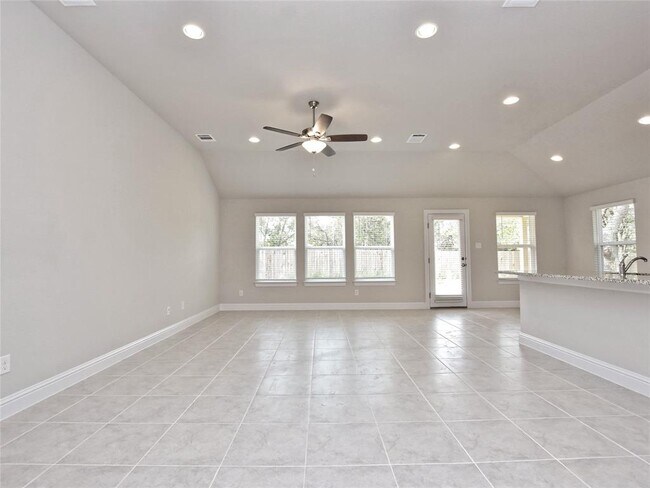 Foto del edificio - 8116 Bronco Ln