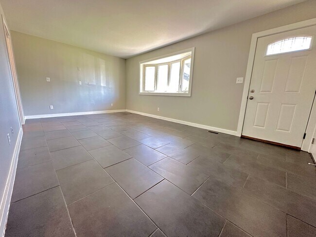 Photo - 440 W Market St House