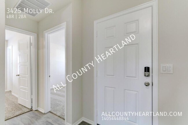 Building Photo - 4bed/2bath in Mustang!