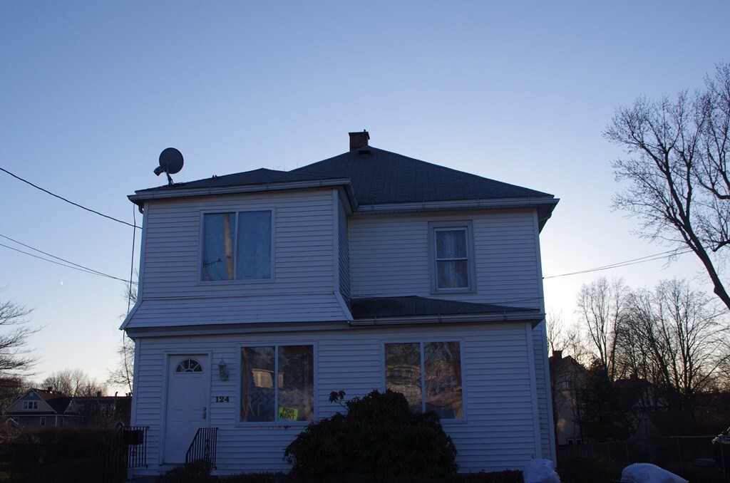 Primary Photo - 124 Muzzy St