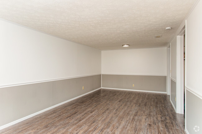 1BR, 1BA - 750 SF - Madison Lamplight Apartments