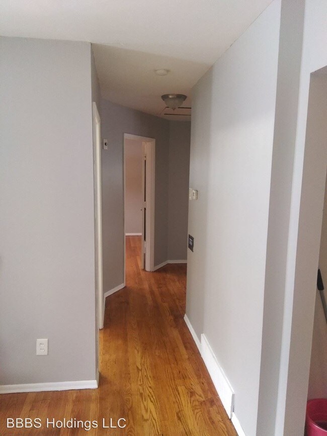 Building Photo - 3 br, 1 bath House - 8017 Wayland Court