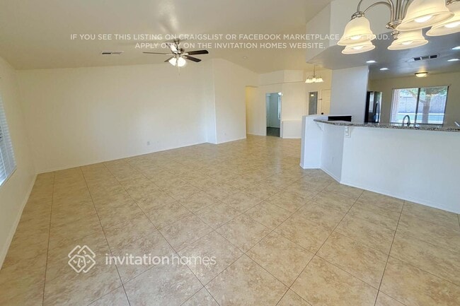 Building Photo - 14409 N 150th Ave