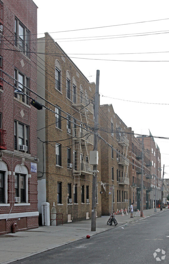 Primary Photo - 1143 43rd St