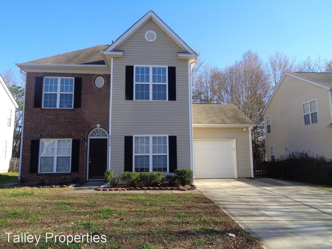 3 br, 2.5 bath House 6314 Gatesville Lane House Rental in Charlotte