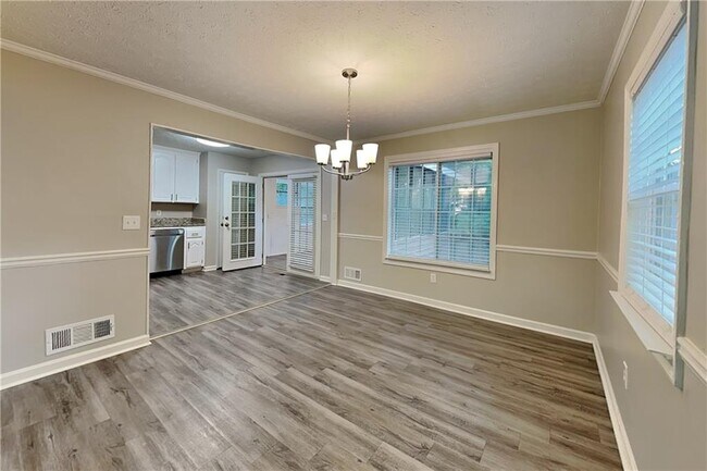 Foto del edificio - 2426 Emberwood Ct