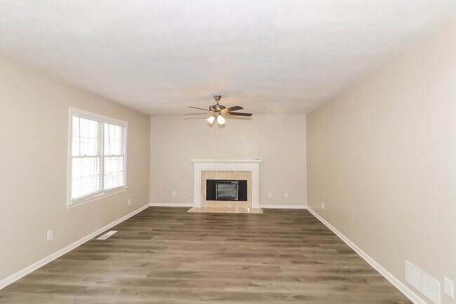 Foto del edificio - 1484 Yorktown Dr NW