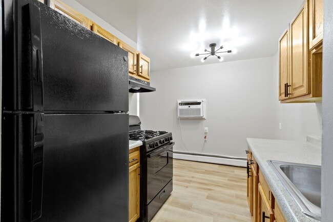 Building Photo - The Courts Apartment Homes