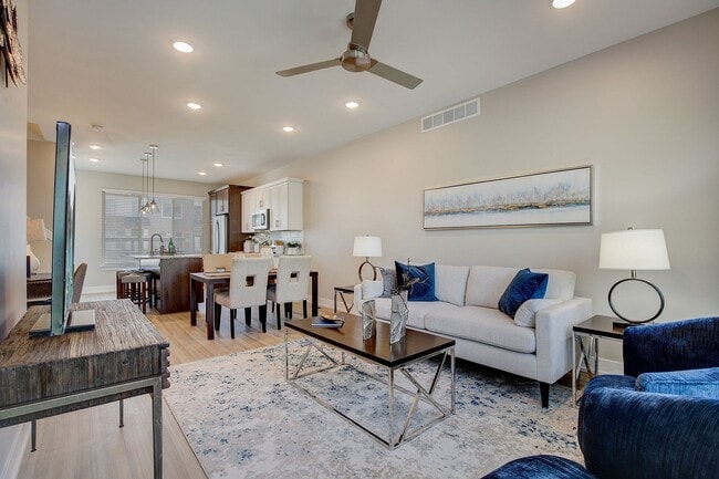 Building Photo - ReNew Franklin Hills