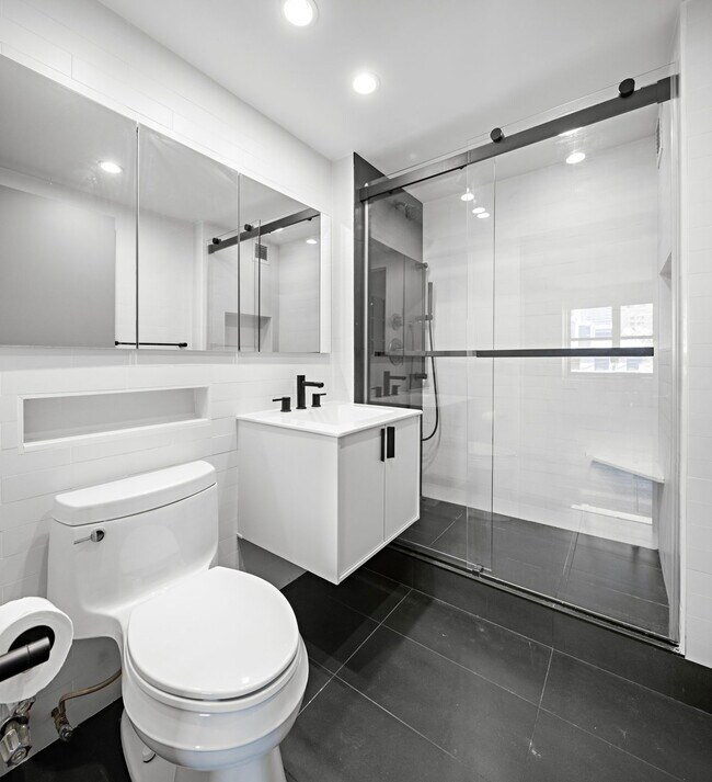 Foto del edificio - 516 W 47th St