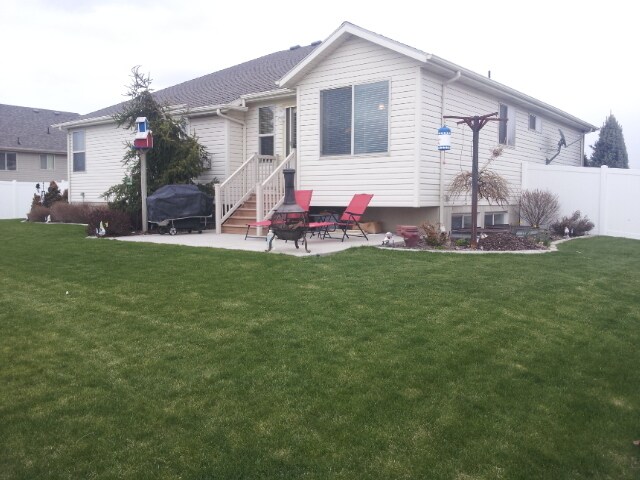 Building Photo - Beautiful Home in Syracuse for Rent