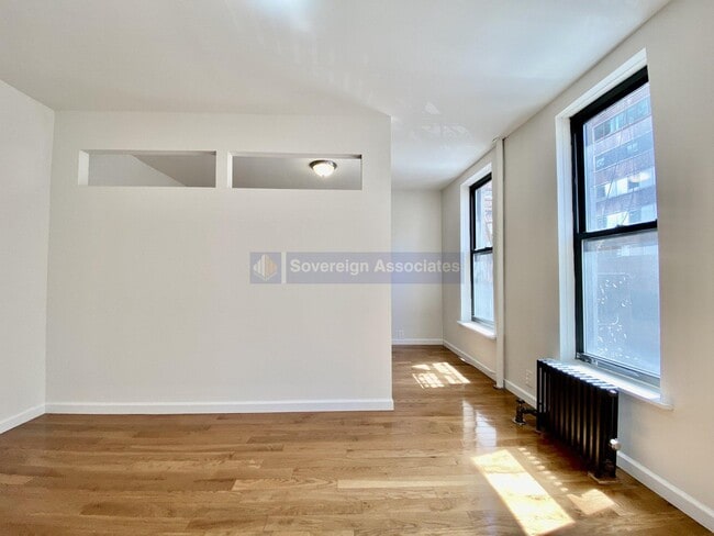 Building Photo - 401 E 68th St