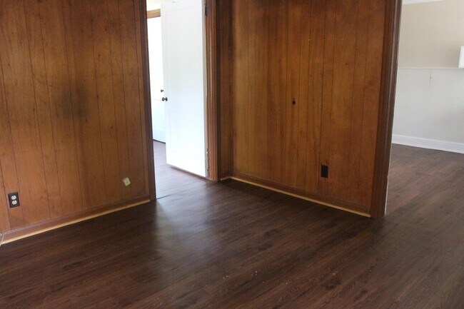 Foto del edificio - 724 Pine Ave