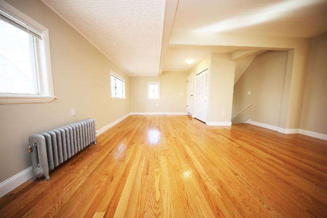 Building Photo - 19 Fifield St
