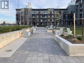 Building Photo - 95 Dundas St W