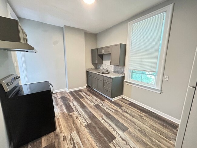 Building Photo - Colerain 4 bedroom!