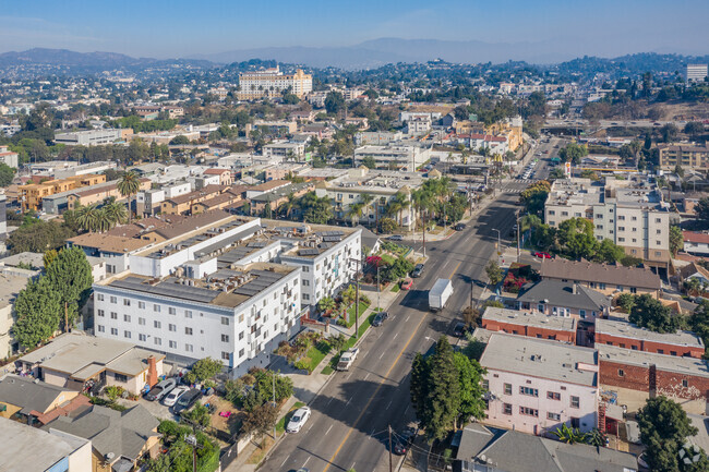 Aerial Photo - Villa De Adel Apts