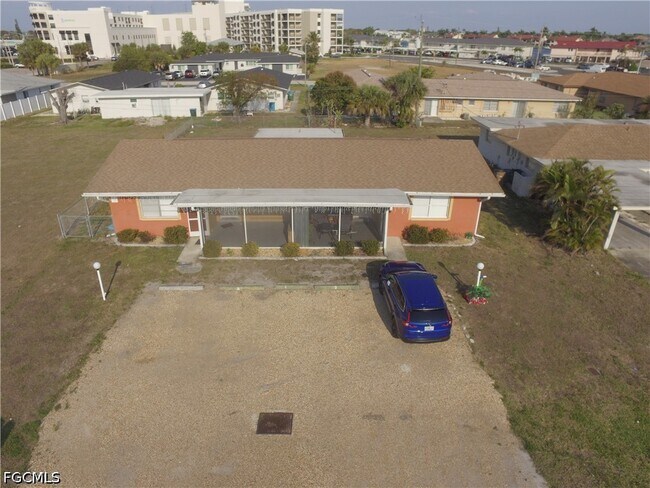 Foto del edificio - 4819 Marine Dr