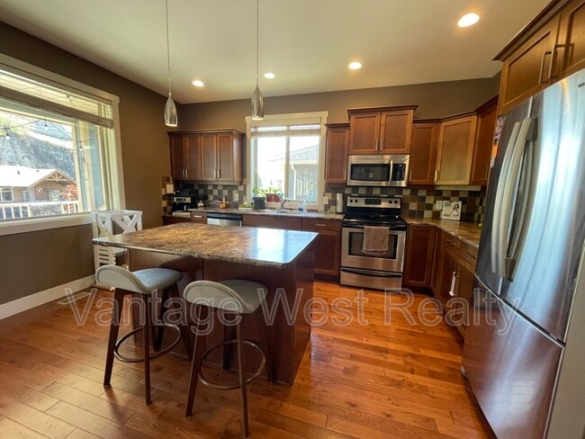 Building Photo - 12772 Cliffshore Dr