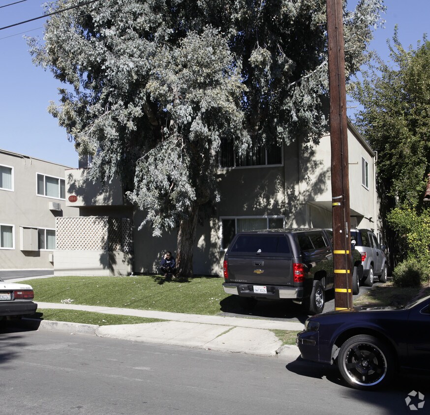 Building Photo - 10843 Kling St