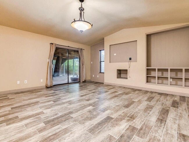 Building Photo - 9805 Murmuring Creek Dr