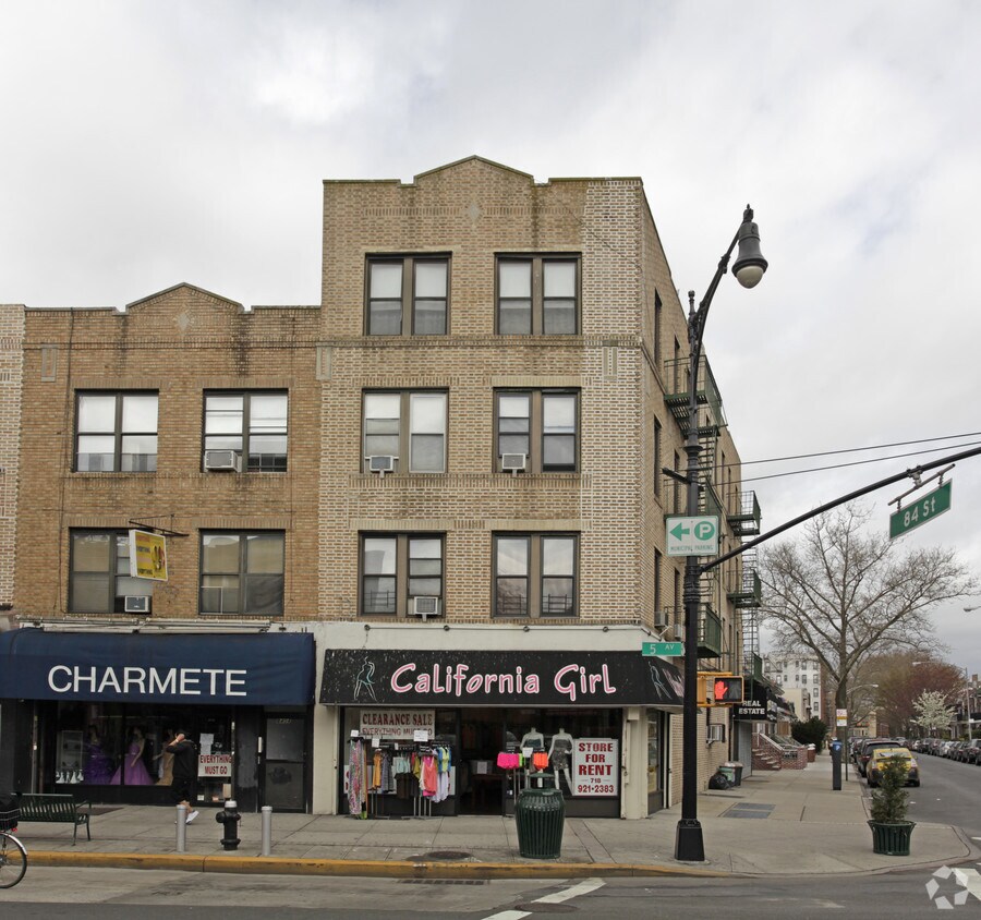 Foto del edificio - 8402 5th Ave