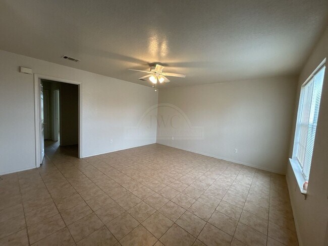 Foto del edificio - 1505 Dugger Cir
