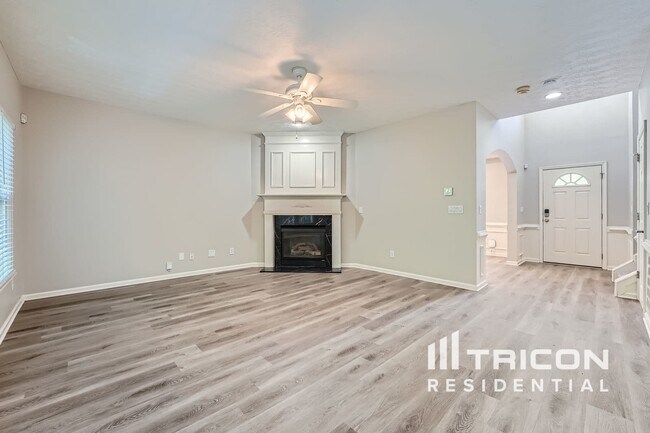 Building Photo - 3433 Palm Cir