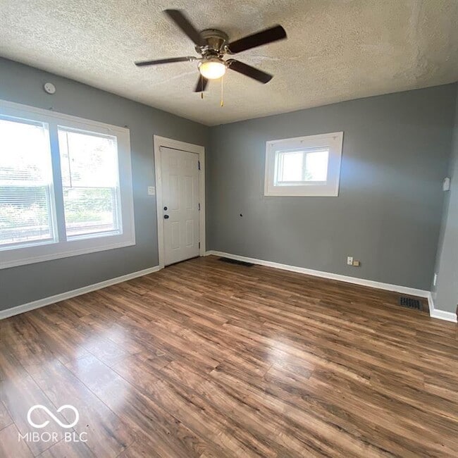 Foto del edificio - 1727 N Tacoma Ave
