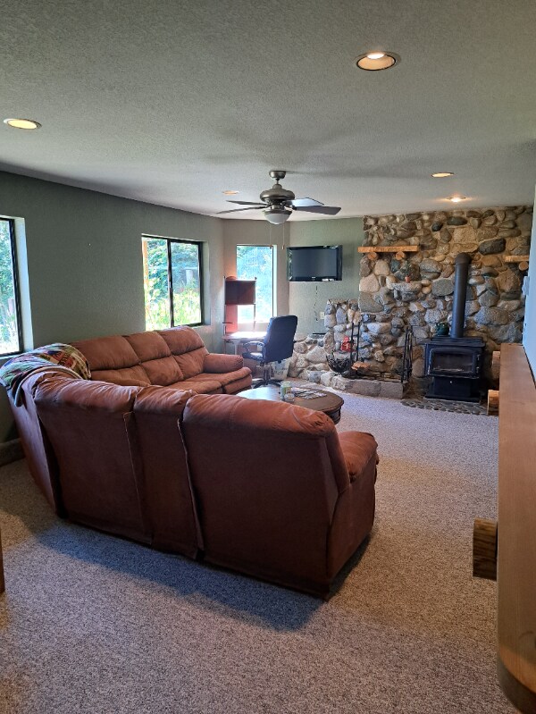 Foto del edificio - 333 Scenic View Ln