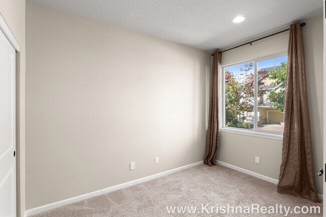Foto del edificio - Charming 5 BD* 2.5 BA* Single Family Home ...