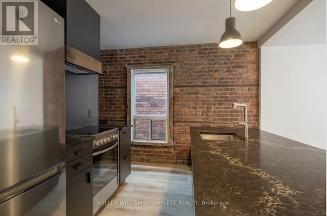 Building Photo - 41 Burlington St E