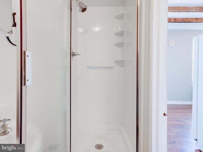 Building Photo - 1910 N Marshall St