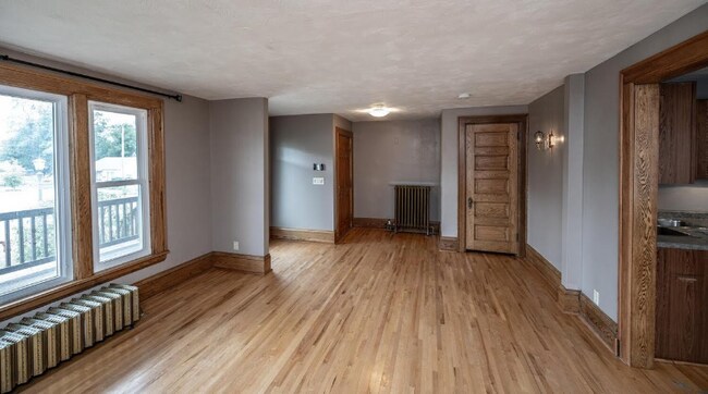 Foto del edificio - 979 Marshall Ave