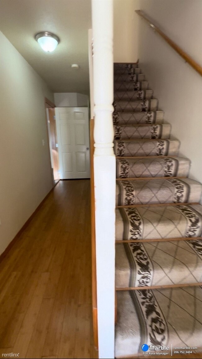 Building Photo - 3 br, 2.5 bath House - 2743 SE 98th Ave Apt 4