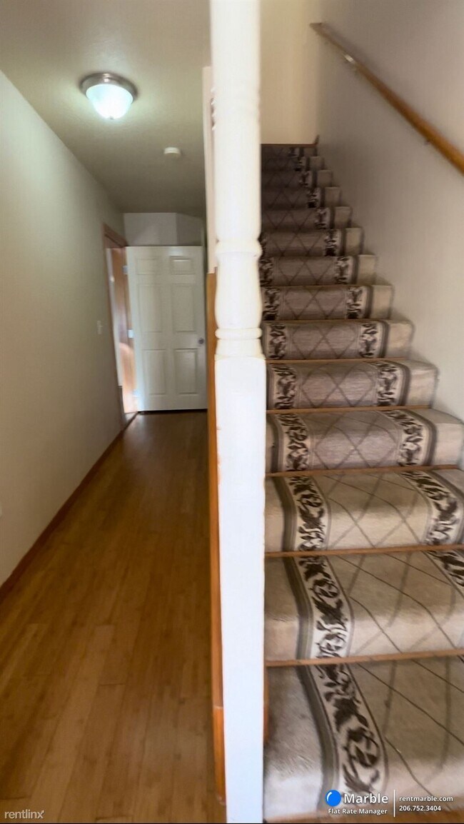 Foto del edificio - 3 br, 2.5 bath House - 2743 SE 98th Ave Apt 4