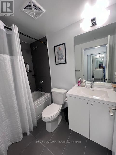 Photo du bâtiment - 2545-2545 Simcoe St N